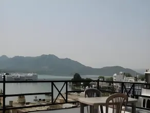 Hotel Ishwar Palace - Image 2