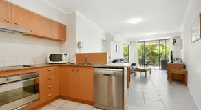 Beachside 1-Bedroom Apartment -Alex and Mooloolaba - Image 5