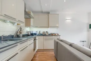 Bright & Modern Apartment near Canary Wharf - Image 3