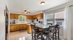 Close to NYC | King Bed | Free Parking - Image 3