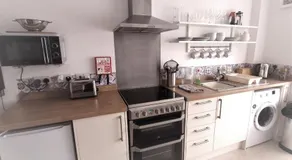 Prince Apartments - Image 4