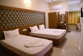 Hotel Gokul Grande - Image 2