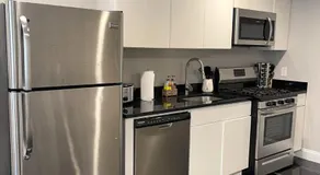 MODERN 1BR Apt with PRIVATE deck - Image 4