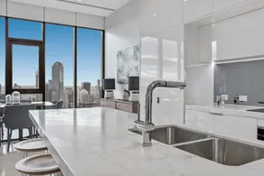 Melbourne City Apartments Panoramic Skyview Penthouse - Image 3