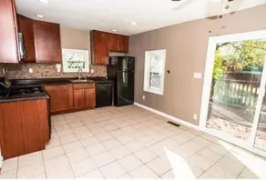 107 Quaint Renovated Single Family 3 Bdrm House - Image 4