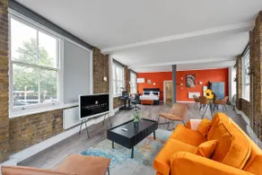 New & Spacious Studio in Old St - Image 2
