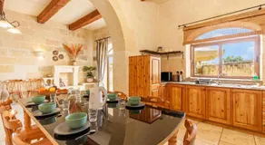Centre Island Gozitan Farmhouse & Pool - Happy Rentals - Image 4