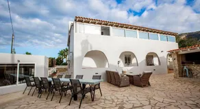 Cosy 1 bed pool house - Image 3