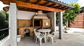 Spacious Villa in Vila Nova de Gaia - Image 4