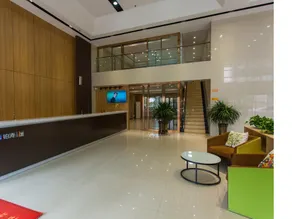 IU Hotel·Weifang High-tech Zone Huijin Tower - Image 2