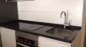 Apartamento con parking y piscina centro de Malaga by Grupo BMorales - Image 3