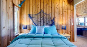 Ocean Front Home on Sandy Beach! Dog Friendly! Hot Tub! - Image 2