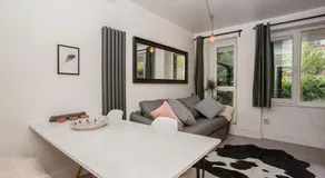Modern Central 1BD Flat in Clerkenwell - sleeps 4! - Image 2