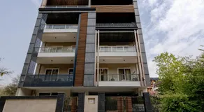The Lodgers Luxury 1 BHK Serviced Apartment Near Golf Course Road Gurugram - Image 4