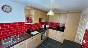 Mmc serviced accommodation 2 - Image 4