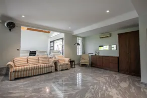 Kontor Mansion - 3 mins to Teluk Chempedak Beach & Private Pool - Image 2