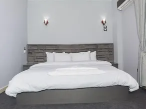 Capital Hotel - Image 5