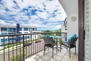 Coastal Chic Apartment - Mooloolaba and Alex - Image 2