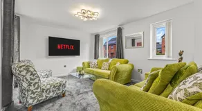 Large Family House with free parking - 3 bedrooms 6 beds - Image 2