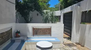 Espacios amplios con terraza y piscina spa - Image 4