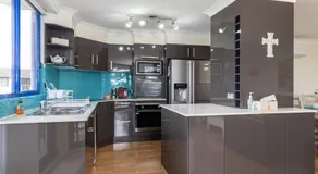 Heritage 302 - Image 3