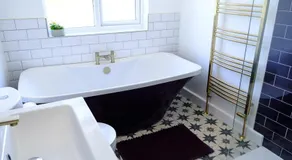 The Wave Cottage - 3 Bedroom with off road Parking for 3 Cars or Vans & EV point - Image 5