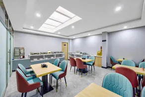 Home Inns-affiliated UP Huayi Smart Travel Hotel near Lixian Bus Station, Baoding - Image 5