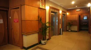 Tyng Garden Hotel - Image 5