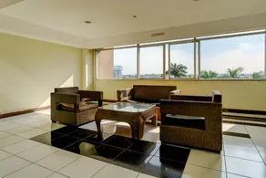 Collection O 92643 Emerald Apartement By Tahha Hospitality - Image 4