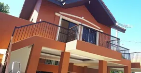 Aleth's 2BR Apartment with Garage - Image 3
