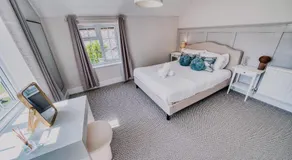 York Cottage House & Spa - Image 2