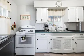 Quiet Pittsburgh 3BR | Parking, AC + Pets - Image 5