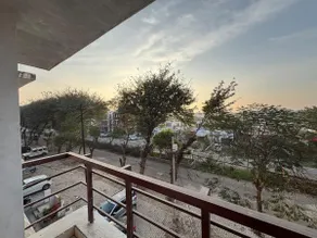 Terminal Stay - Heavenly Independent Jungle Retreat Flat in Meerut - Image 5