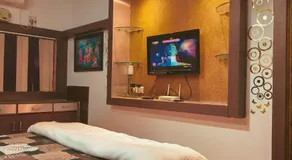 Hotel PALM TREE Home Stay - Image 2