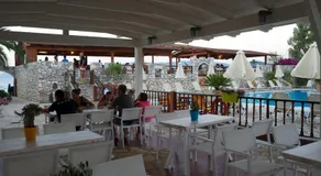 Happy Camp Mobile Homes in Camping Karavomilos Beach - Image 4