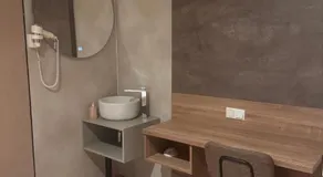 Hotel Orange - Image 4