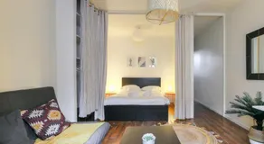 Charming with balcony in the heart of the 7th - Image 2