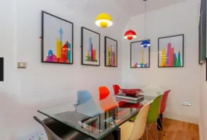 Modern 3BR Apartment w Parking Brentford - Image 4
