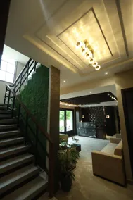 Hotel Cloud 9 - Image 2
