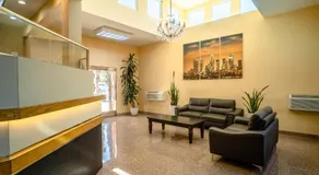 Maywood Inn - Image 4