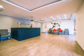 Townhouse Laguna Ecr Near Juhu Beach - Image 4