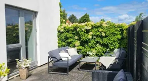 Modern & Homely Apartment - Free Parking - Image 4
