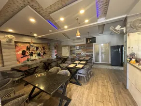 Hotel Luxurs - Image 2