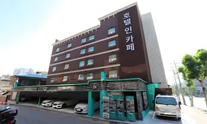 Hotel in Cafe Doksan - Image 4