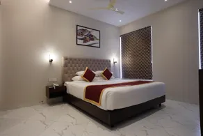 THE LAND SAND HOTEL - Image 3