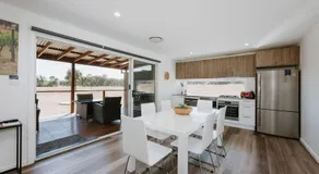 Silver Oak - Quiet Countryside Cottage by the Vines - Image 3