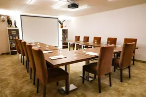 The Corner Park Hotel - Image 5