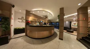 Real Hotel - Image 3