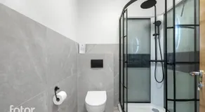 Private Room With Bath Close to the Airport - Image 2