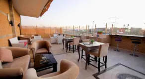 Villa 14 Suites - Image 3